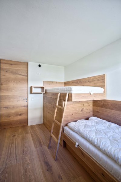 Hoch- bzw. Stockbett aus Holz